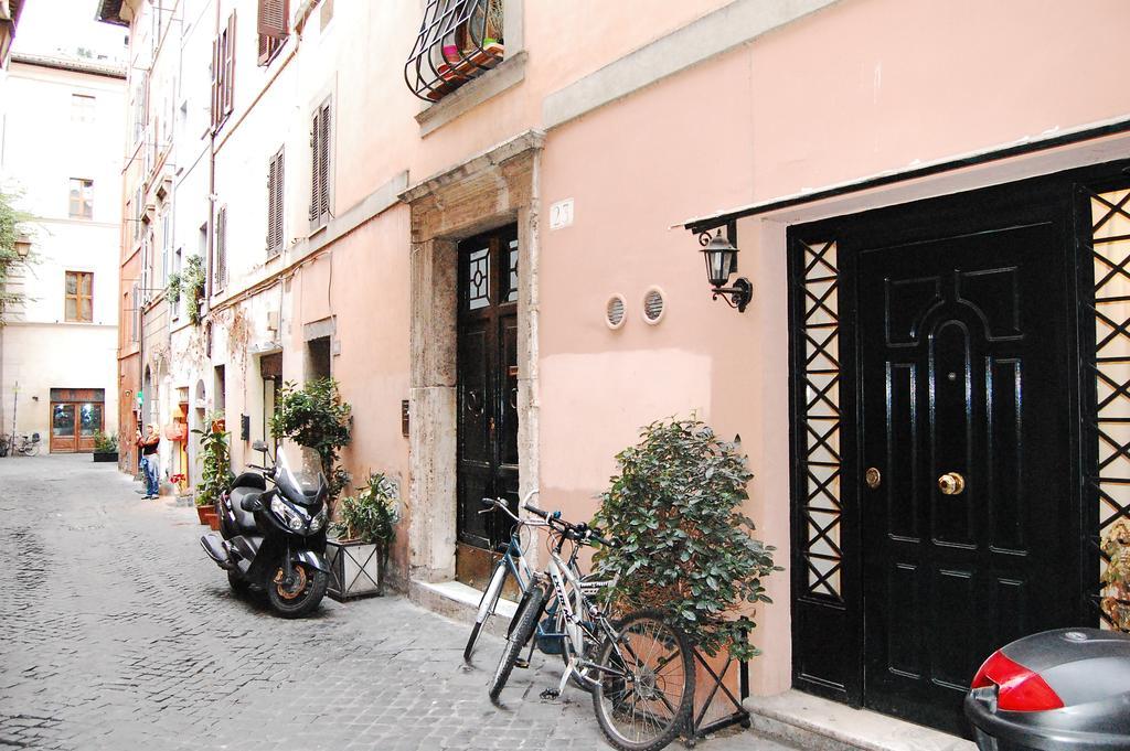 Bernini Apartment Navona Rome Bilik gambar