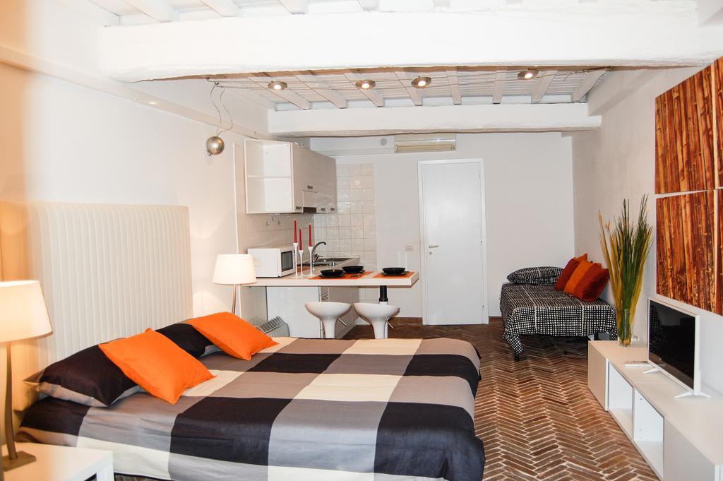 Bernini Apartment Navona Rome Bilik gambar